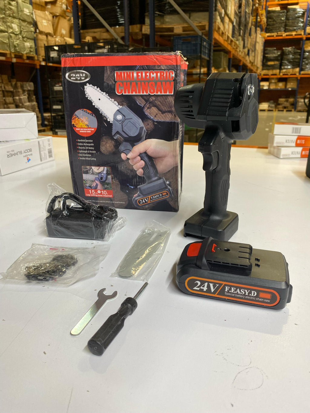 Motosierra de mano inalámbrica 24 V recargable