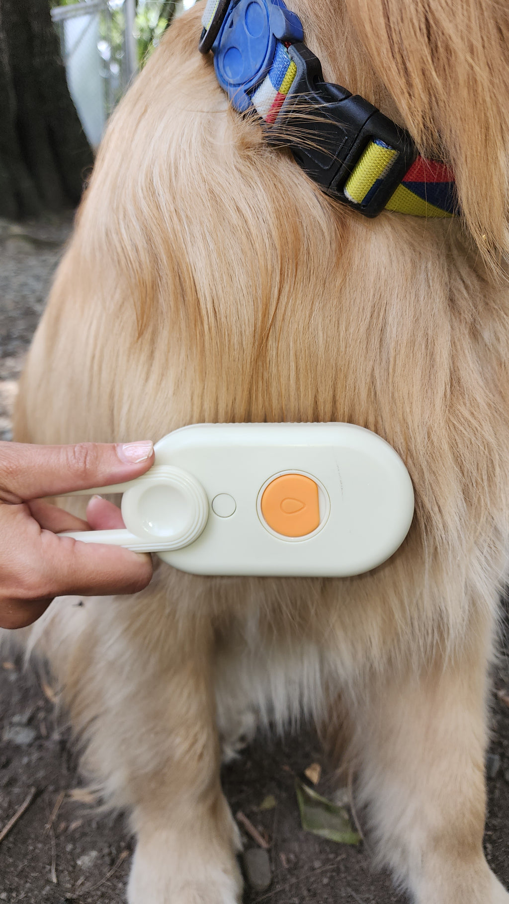 Cepillo vaporizador para perros y gatos